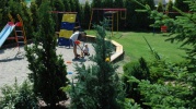 bezpieczny plac zabaw dla dzieci :)